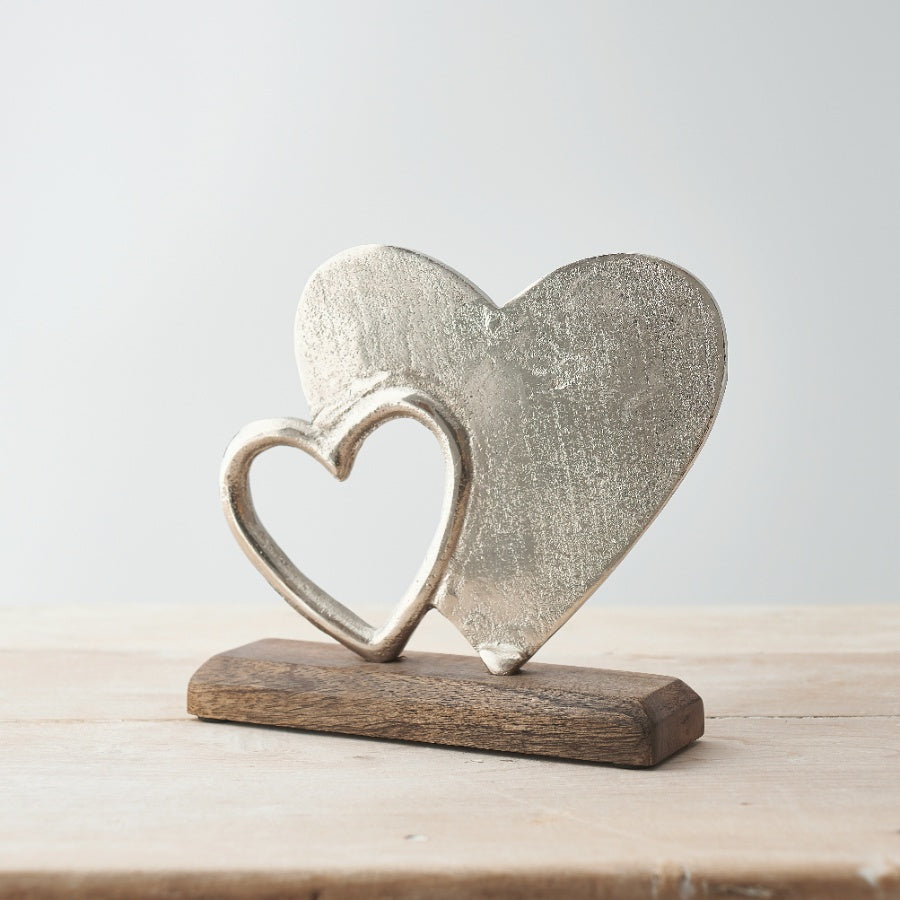 Aluminium Double Hearts Decor, 19cm Rustic Wood Base, Country Charm Accent
