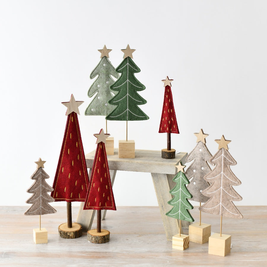 Red & Gold Felt Christmas Tree – 29cm Festive Holiday Decoration on Wooden Base