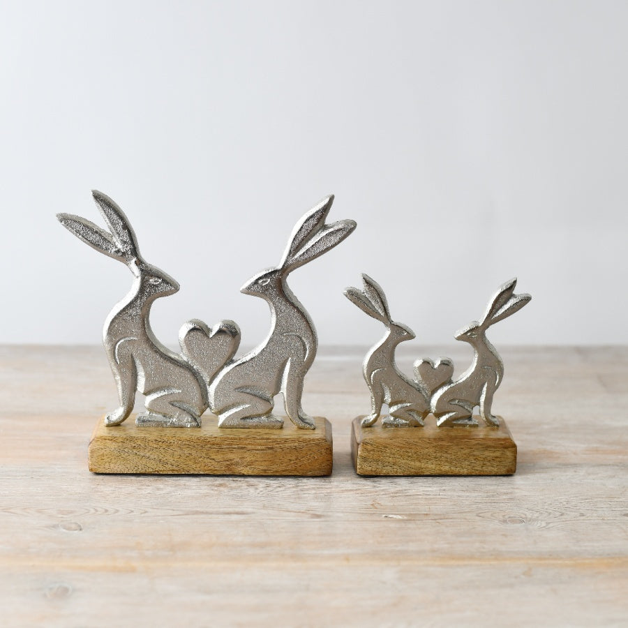 Rabbit and Heart Ornament, 18cm Bunny Animal Themed Decorative Figurine on Wood Base for Home Decor