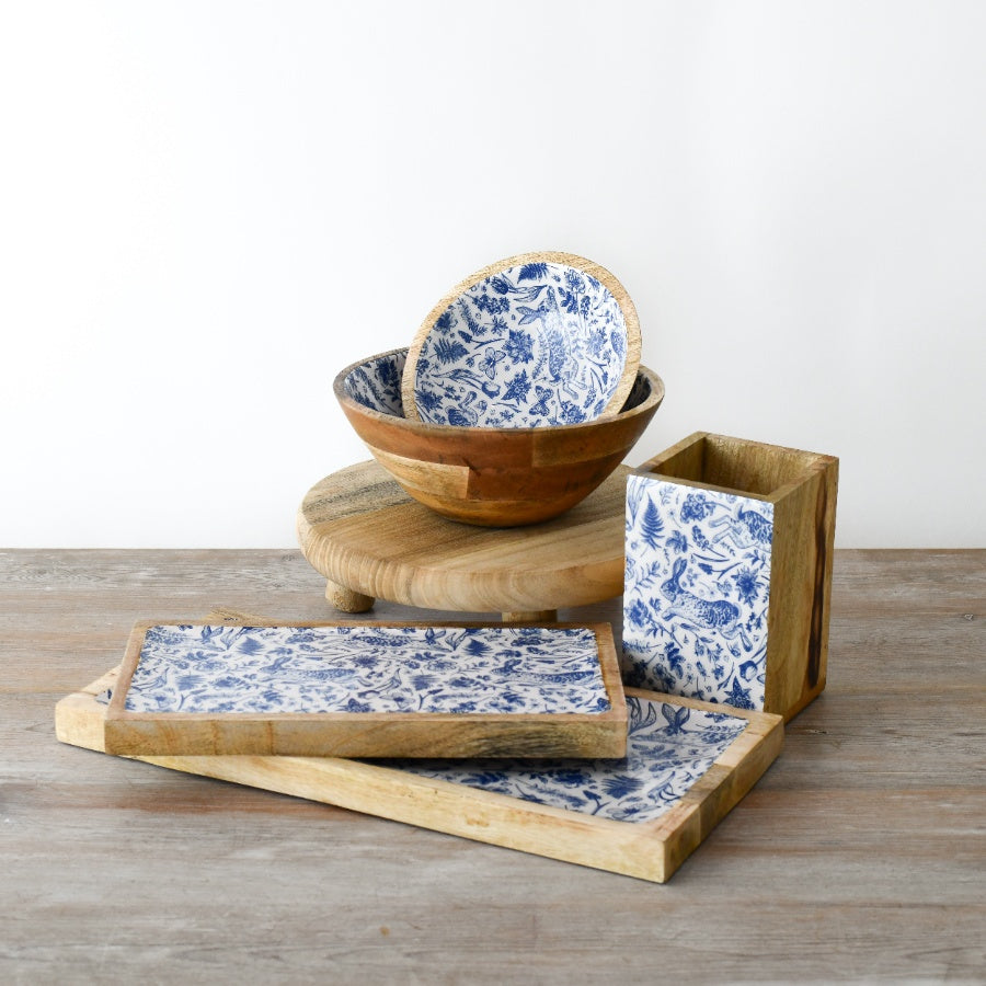 Blue Floral Enamel Bowl 17cm – Wooden Serving Dish White and Blue Spring Pattern Decorative Home Decor