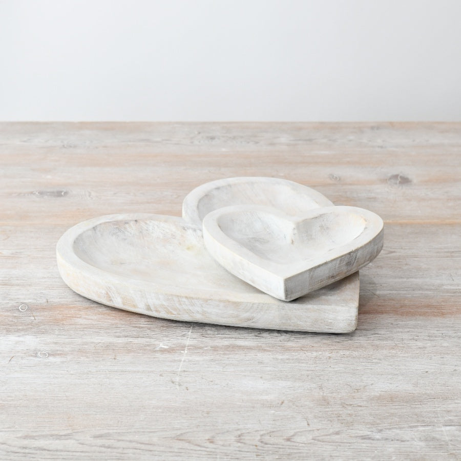 Wooden Heart Dish 26cm – Whitewashed Decorative Tray Rustic Home Decor Serving Display Accent