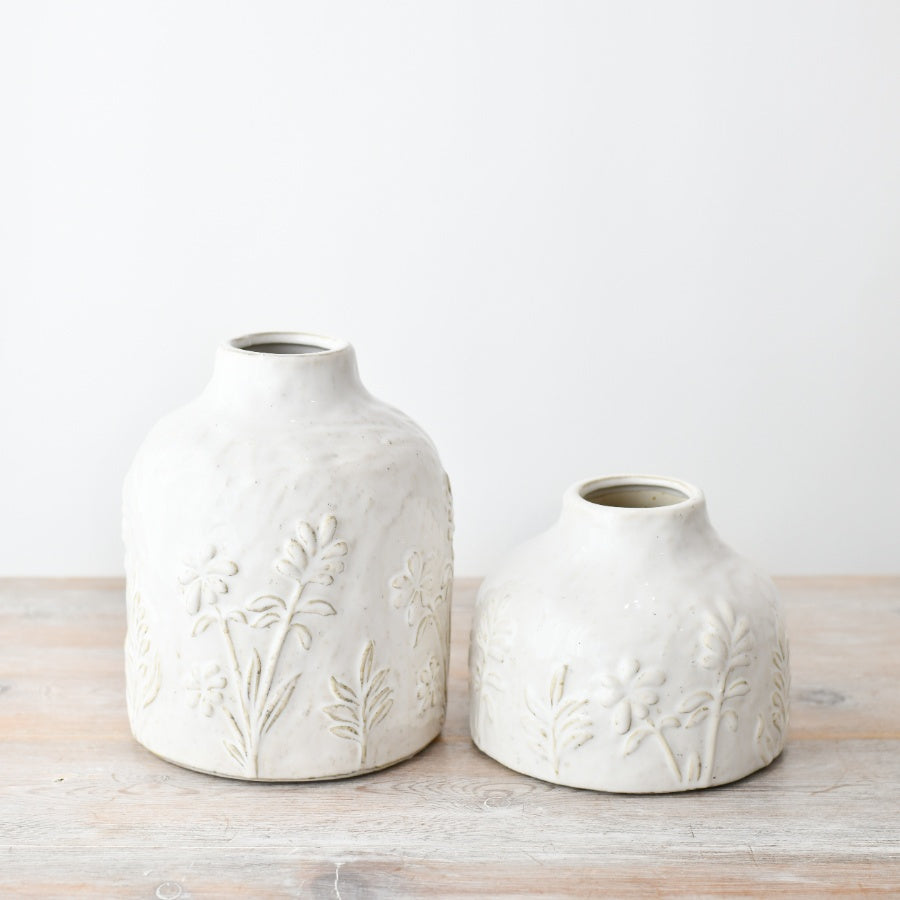 Pippa Vase 19cm, Grey Ceramic with Embossed Wildflower Design, Elegant Floral Display for Home Decor