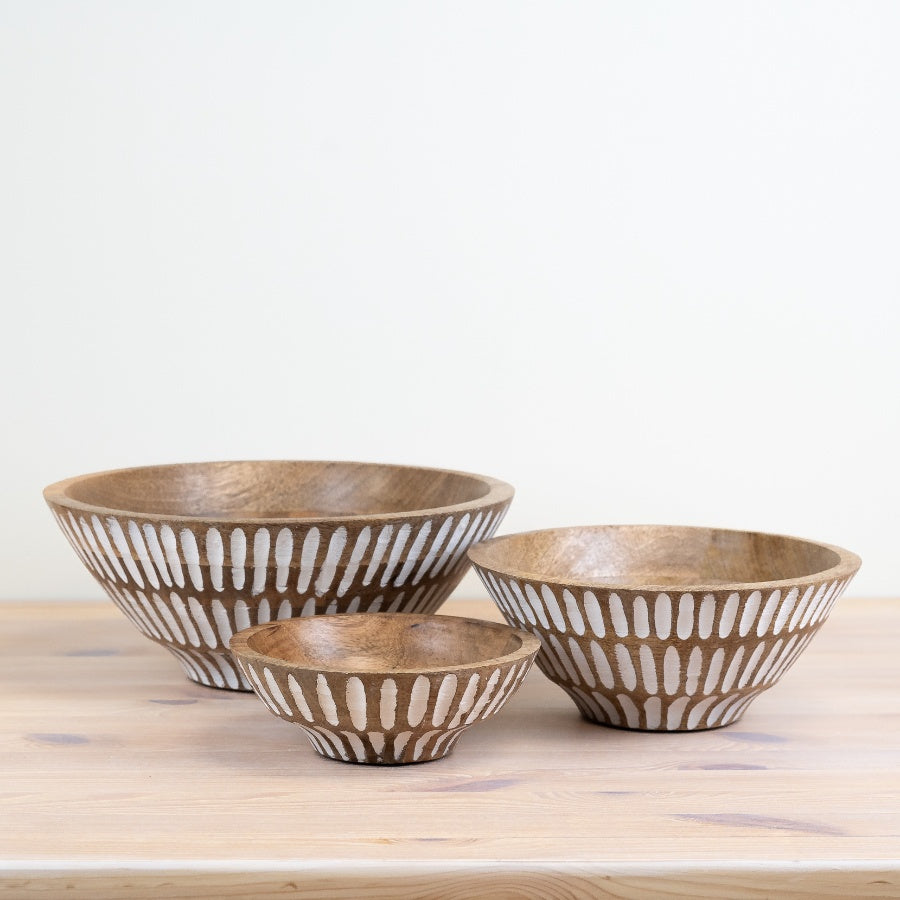 Mango Wood Serving Bowl 23cm – Whitewashed Finish, Handcrafted Rustic Minimalist Kitchenware