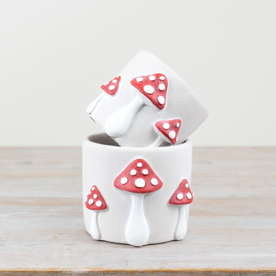 Red Mushroom Cement Planter 14cm – Whimsical Garden Plant Pot with 3D Toadstool Design for Indoor or Outdoor Decor