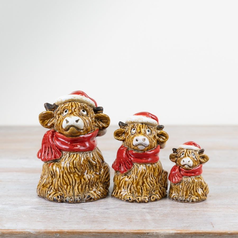 Christmas Highland Cow Ornament – 6.5cm Hand-Finished Festive Figurine, Glossy Glaze