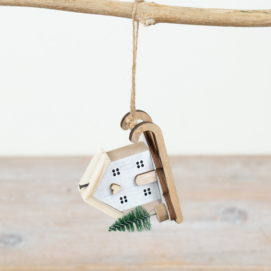 Standing House on Sleigh Decoration – 8cm White Wooden Christmas Ornament, Festive Hanging Décor