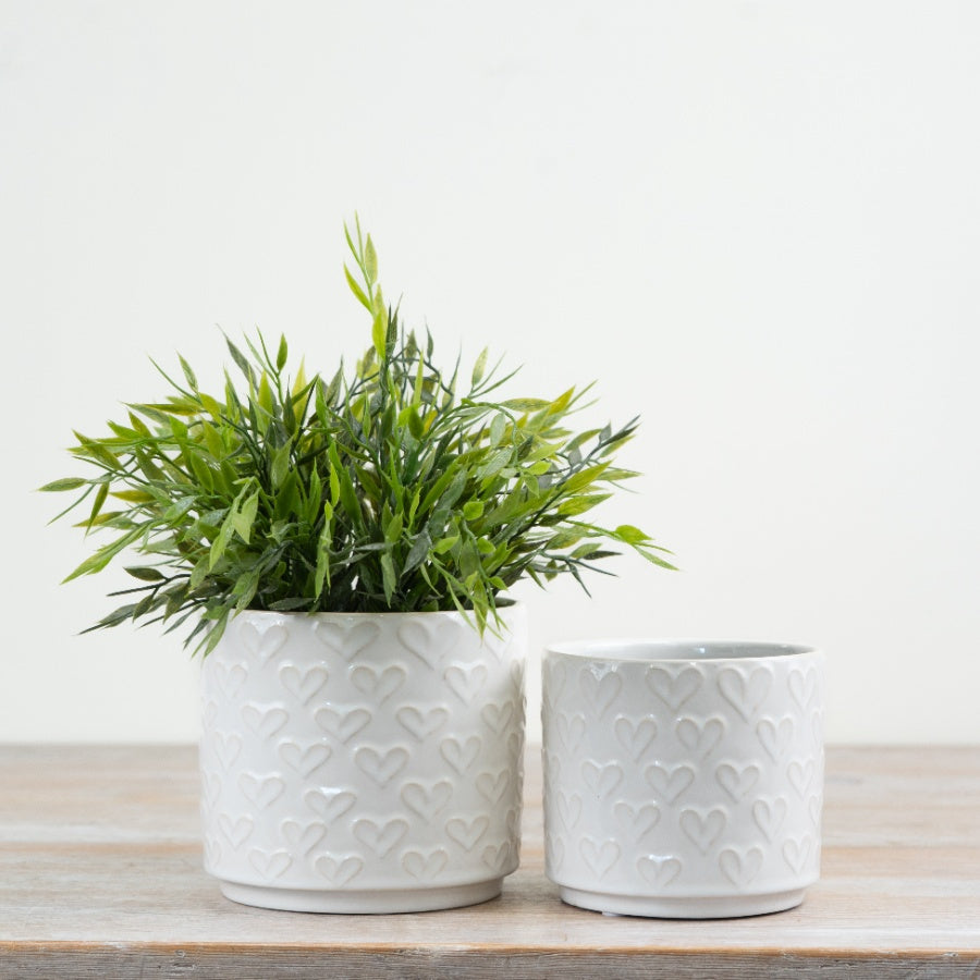 White Heart Planter 14cm – Glazed Ceramic Plant Pot with Embossed Heart Design, Decorative Gift for Home Décor