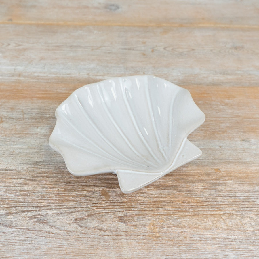 White Clam Dish 16.8cm – Coastal-Inspired Ceramic Dish, Minimalist Home Décor