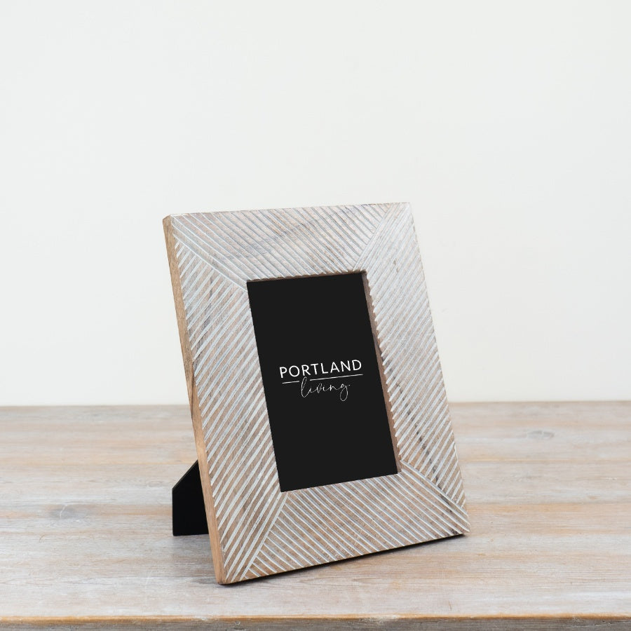 White Washed Photo Frame 28cm – Striped Wooden Picture Frame, Rustic Display for Shelf, Sideboard & Home Styling