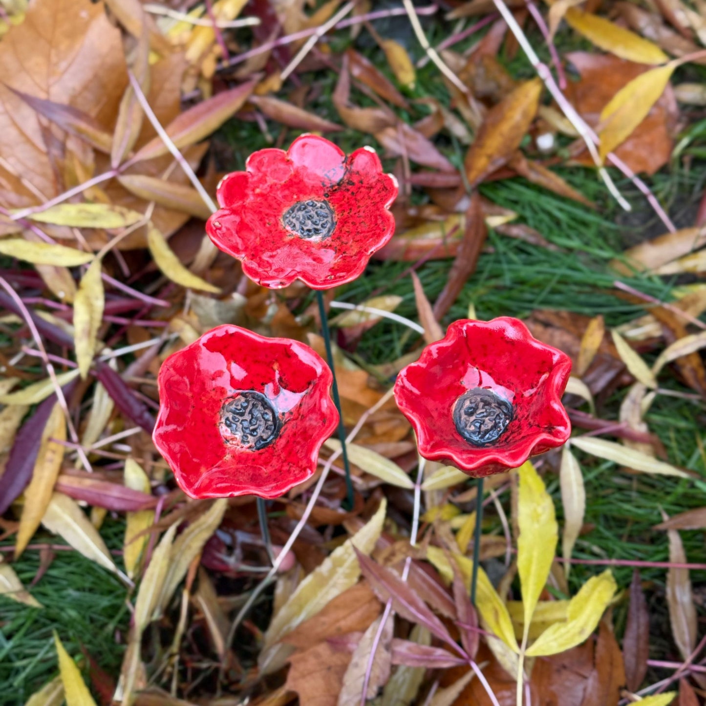 3A Garden Poppy Stake – 28cm Red Metal Flower, Weatherproof Outdoor Ornament