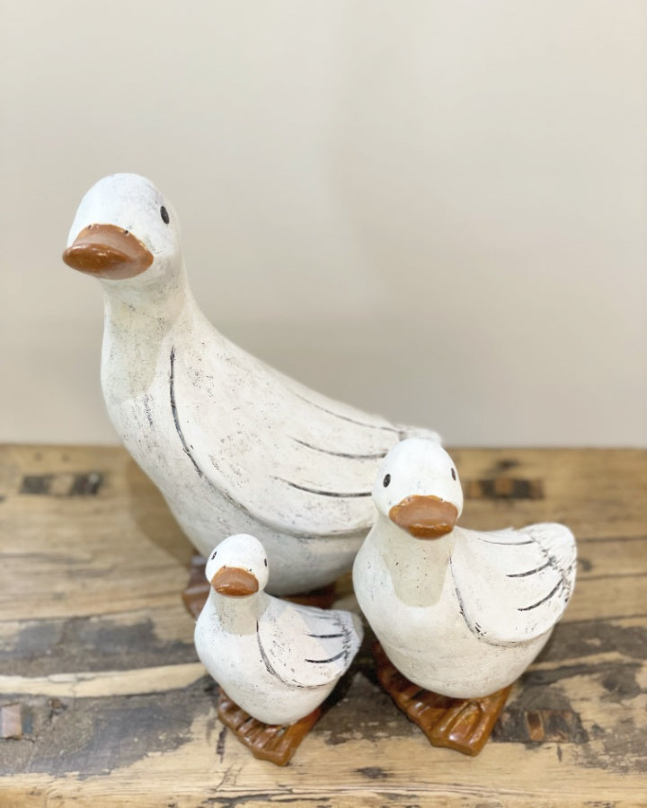 Posed White Duck 15cm – Rustic Decorative Figurine for Coastal & Country Home Décor