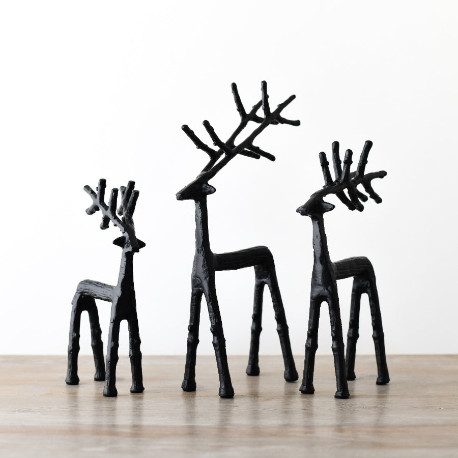 Christmas Reindeer Figurine 23cm – Black Metal Modern Ornament for Table, Mantel or Fireplace