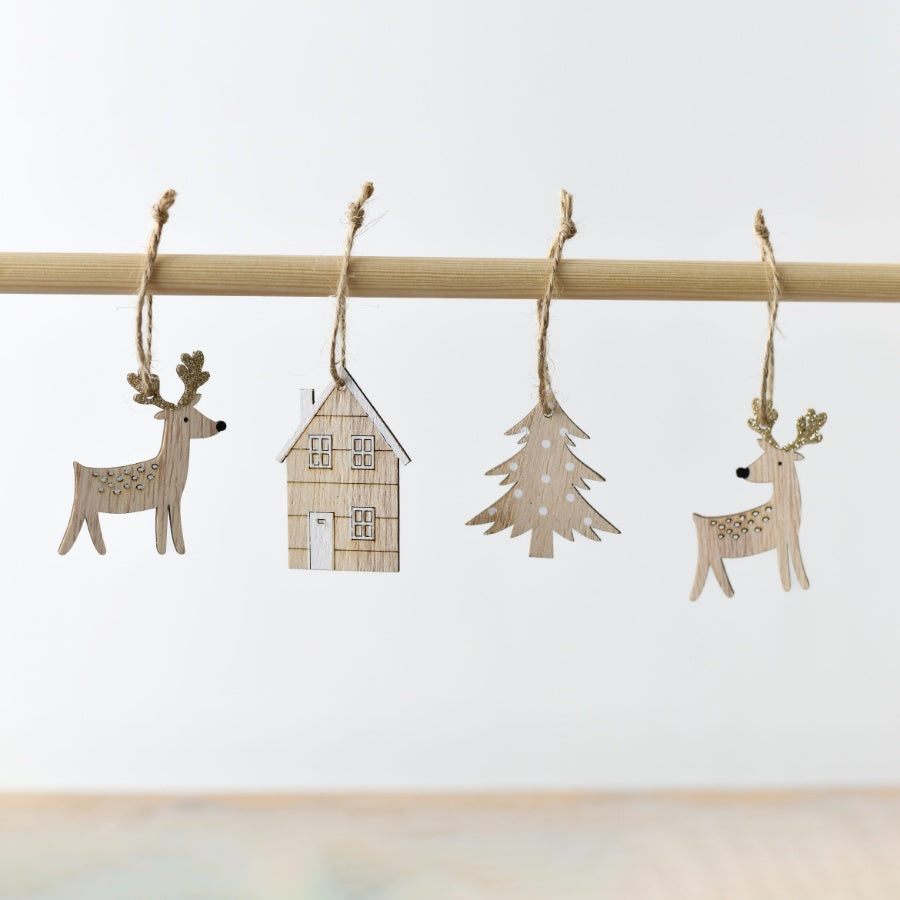 Wooden Tree House Reindeer Christmas Hangers – 13cm Glitter Festive Decorations, Rustic Painted Ornaments for Holiday Tree & Home Décor