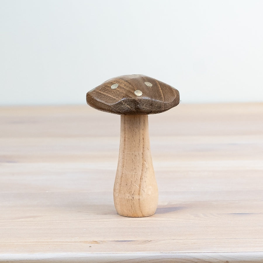 Wooden Brown Mushroom 12cm – Rustic Chic Woodland Decor with Gold Detailing, Nature-Inspired Ornament for Shelf or Autumn Display