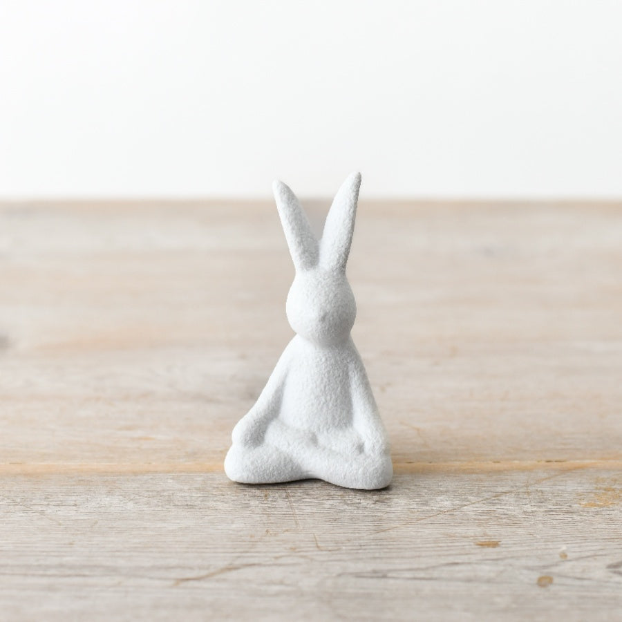 Yoga Rabbit Ornament 8cm – Sitting Bunny Figurine Textured Resin Home Decor Meditation Accent