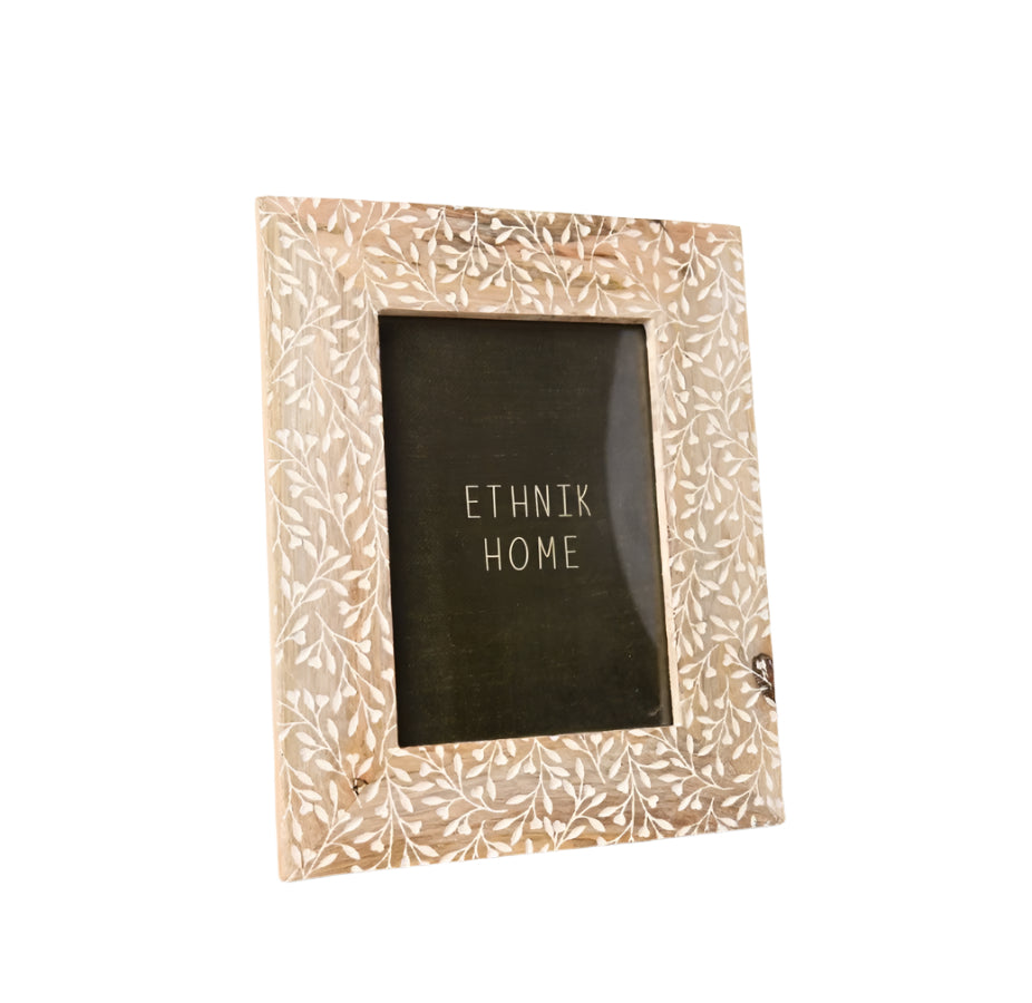 Arborea Mini Leaves Photo Frame, 22.5cm Etched Leaf Design, Holds 6x4 Picture