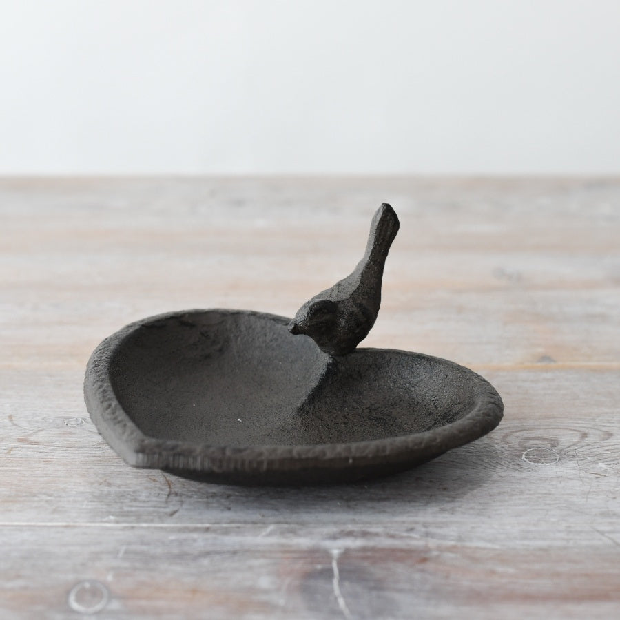 Cast Iron Heart Ornament 14.5cm, Rustic Decorative Accent for Home and Garden