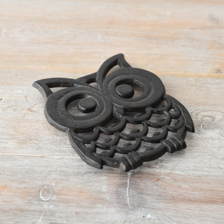 Cast Iron Owl Trivet 20cm, Heat Resistant Metal, Rustic Kitchen Table Protector