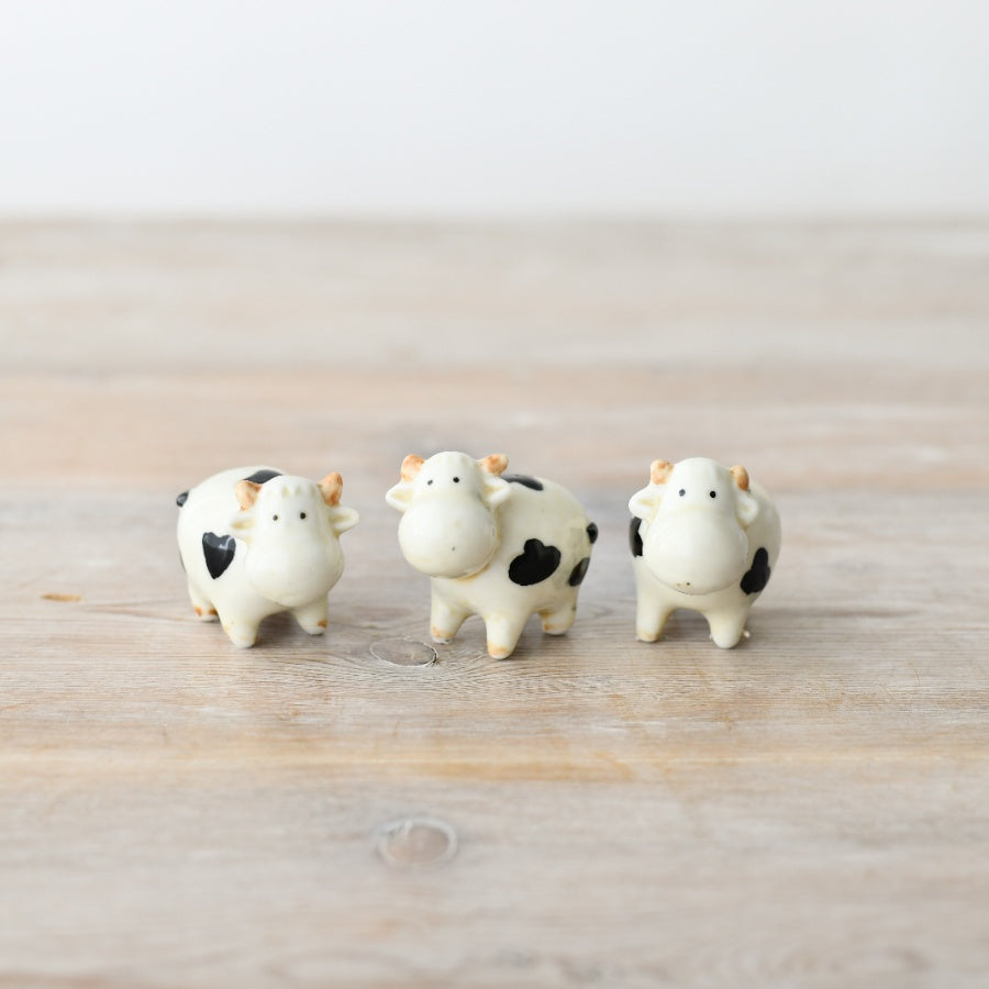 Mini Cow Figurine Set of 3 5.1cm – Cute Farm Animal Ornaments Small Resin Shelf Decor Gift