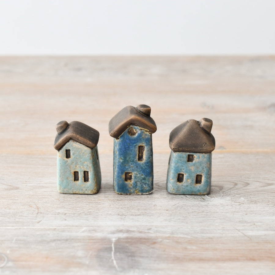 Speckled Blue House Ornament 6.1cm, Hand-Finished Coastal Shelf Sitter with Rustic Charm