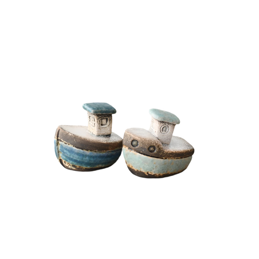 Small Speckled Blue Boat Decoration 8.5cm, Hand-Finished Coastal Ornament with Rustic Charm, Nautical Home Decor Accent