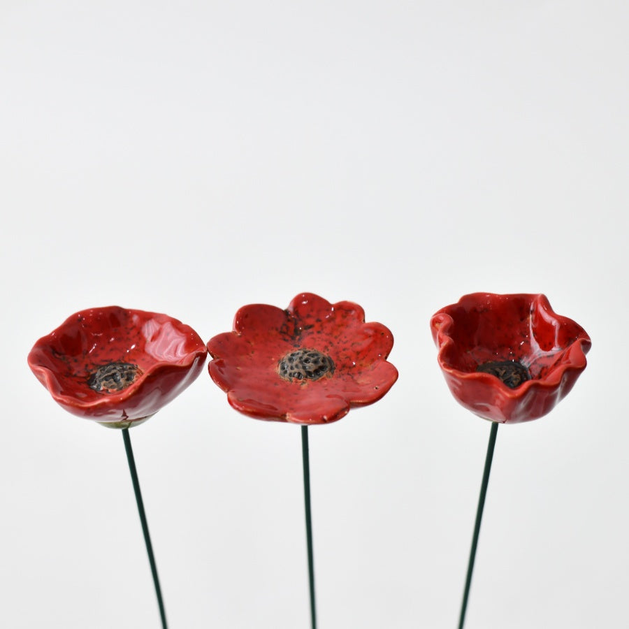 3A Garden Poppy Stake – 28cm Red Metal Flower, Weatherproof Outdoor Ornament
