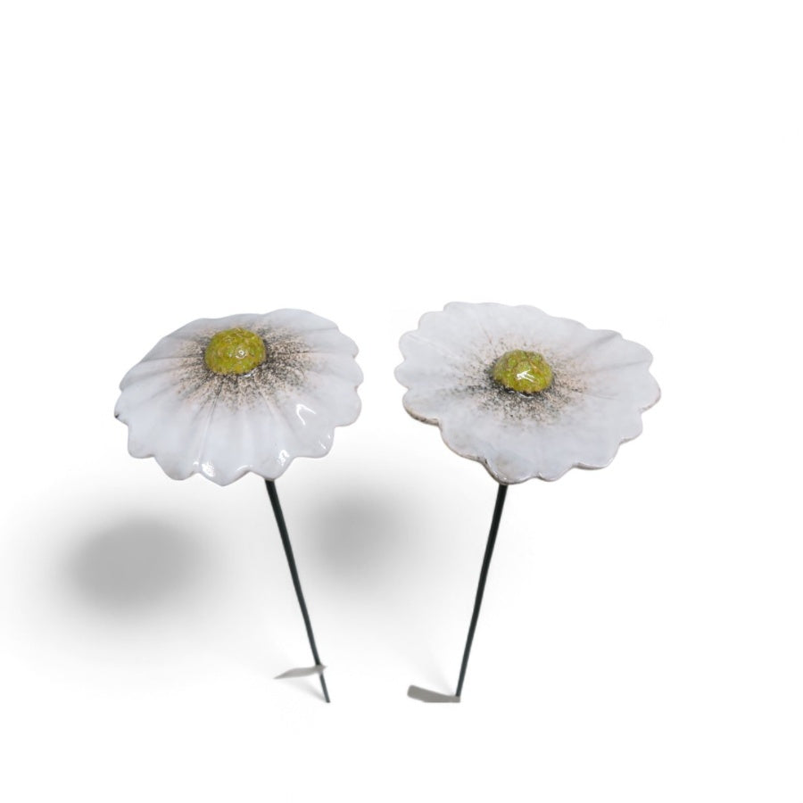 Metal Daisy Garden Stake, 60cm Outdoor Flower Yard Decoration, 2 Assorted Designs