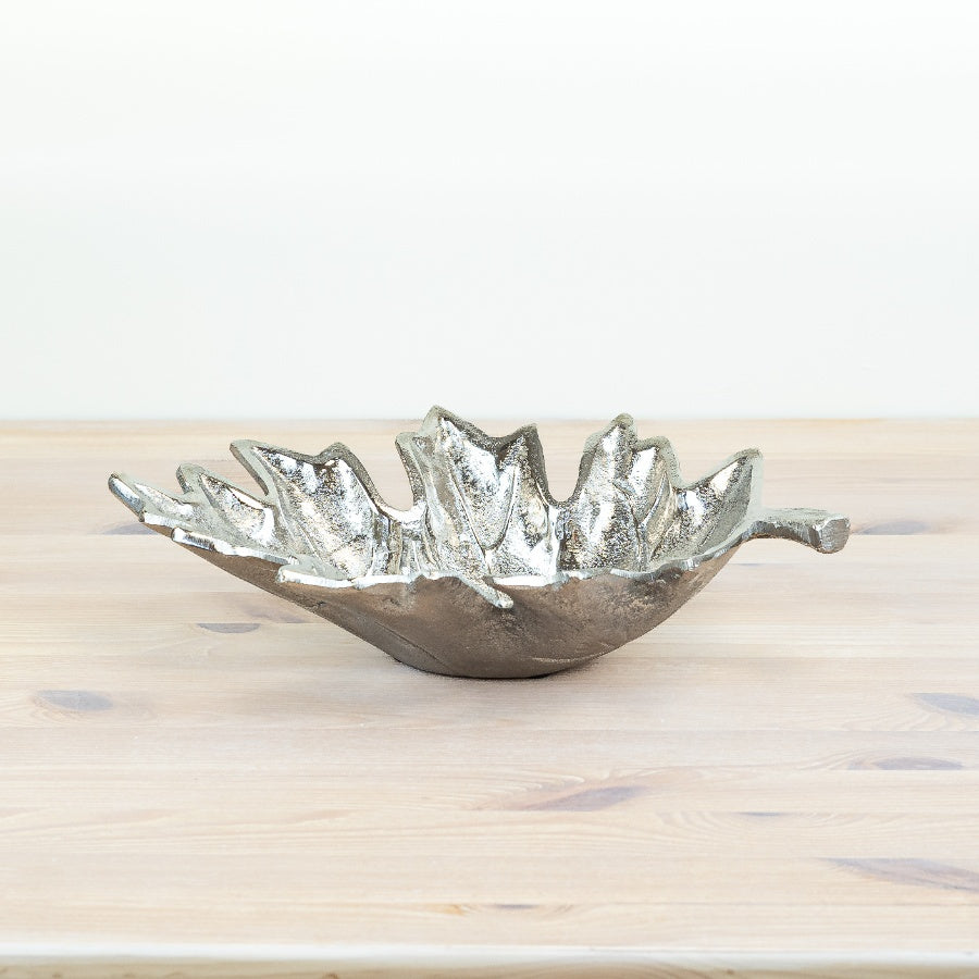 Leaf-Shaped Aluminium Trinket Dish 35cm – Silver Decorative Tray, Elegant Jewellery & Key Holder for Home Decor