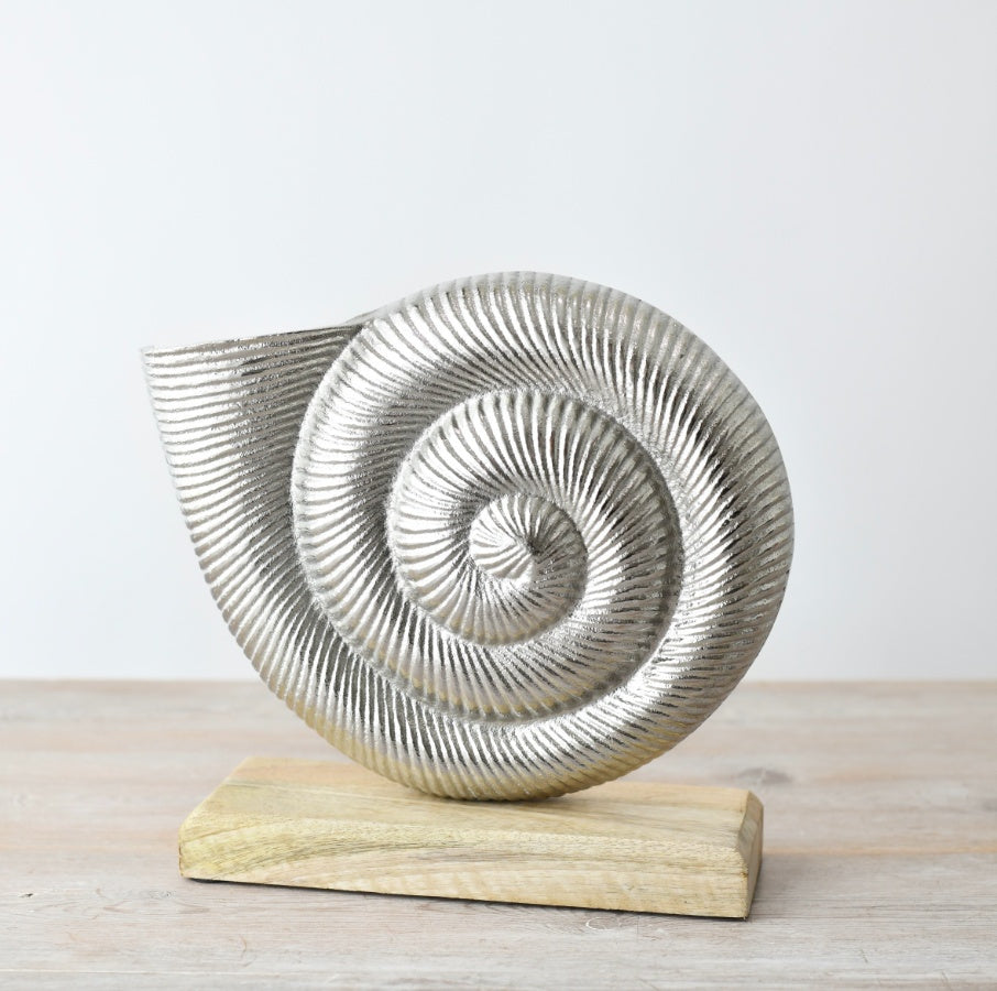 Aluminium Shell on Wooden Base – 23cm Coastal Raw Nickel Ornament, Nautical Decorative Sculpture