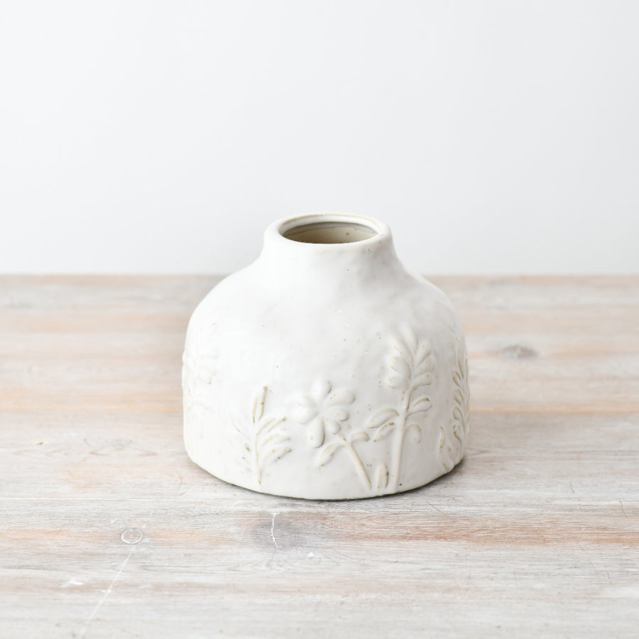 Pippa Vase 16cm, Light Grey Ceramic Pot with Etched Floral Design, Decorative Flower for Modern or Rustic Interiors