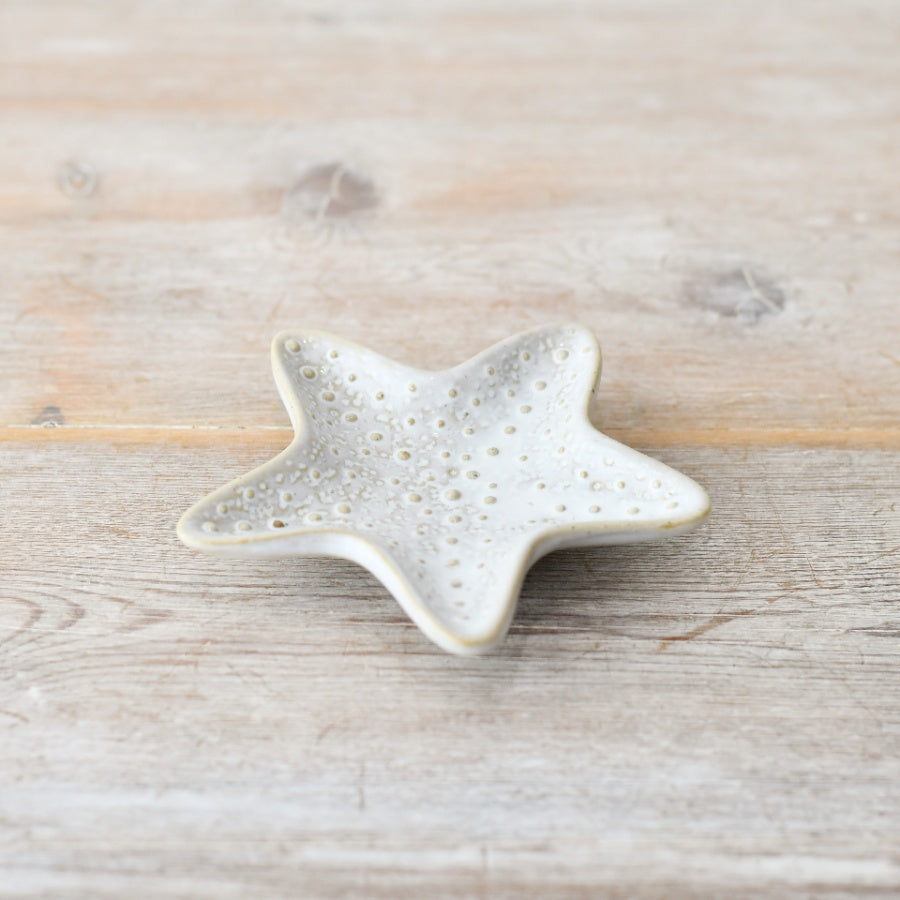 Starfish Dish, 11cm – Coastal Decorative Serving plat – Elegant White Shell-Shaped Tray for Snacks, Jewelry, or Display