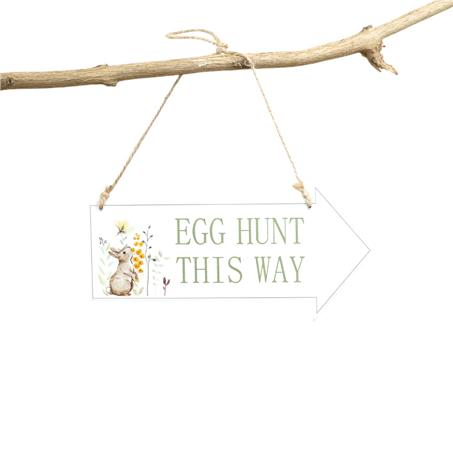Egg Hunt This Way Easter Sign 23.5cm – Rustic Wooden Directional Arrow – Spring Holiday Décor for Garden, Home or Party Display