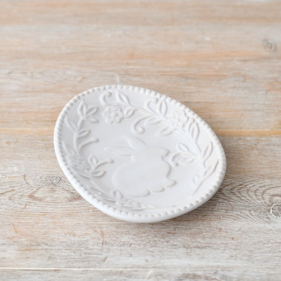 White Embossed Rabbit & Flower Dish, 14cm  – Ceramic Planter with Motif – Country Style Animal Plant Pot – Decorative Garden or Indoor Herb Planter for Rustic Homes