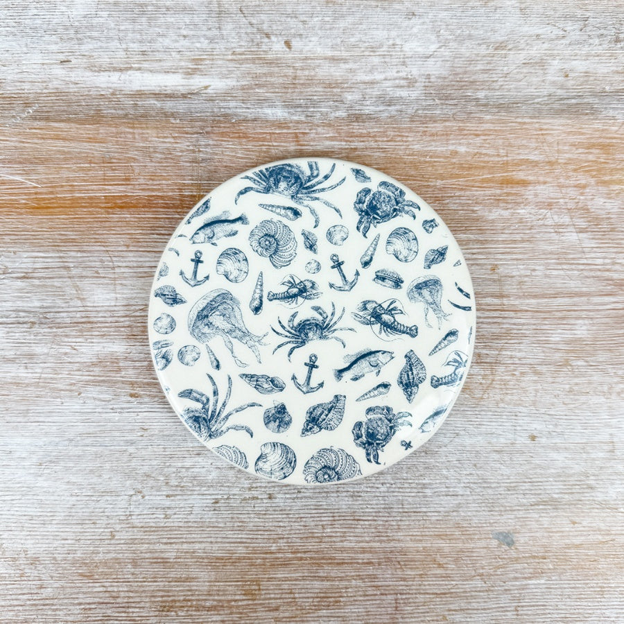 Sealife Coaster 10cm – Coastal Ocean Themed Ceramic Coaster – Decorative Nautical Drink Mat for Coffee Tables, Kitchens, and Beach House Décor – Sea Life Gift Idea