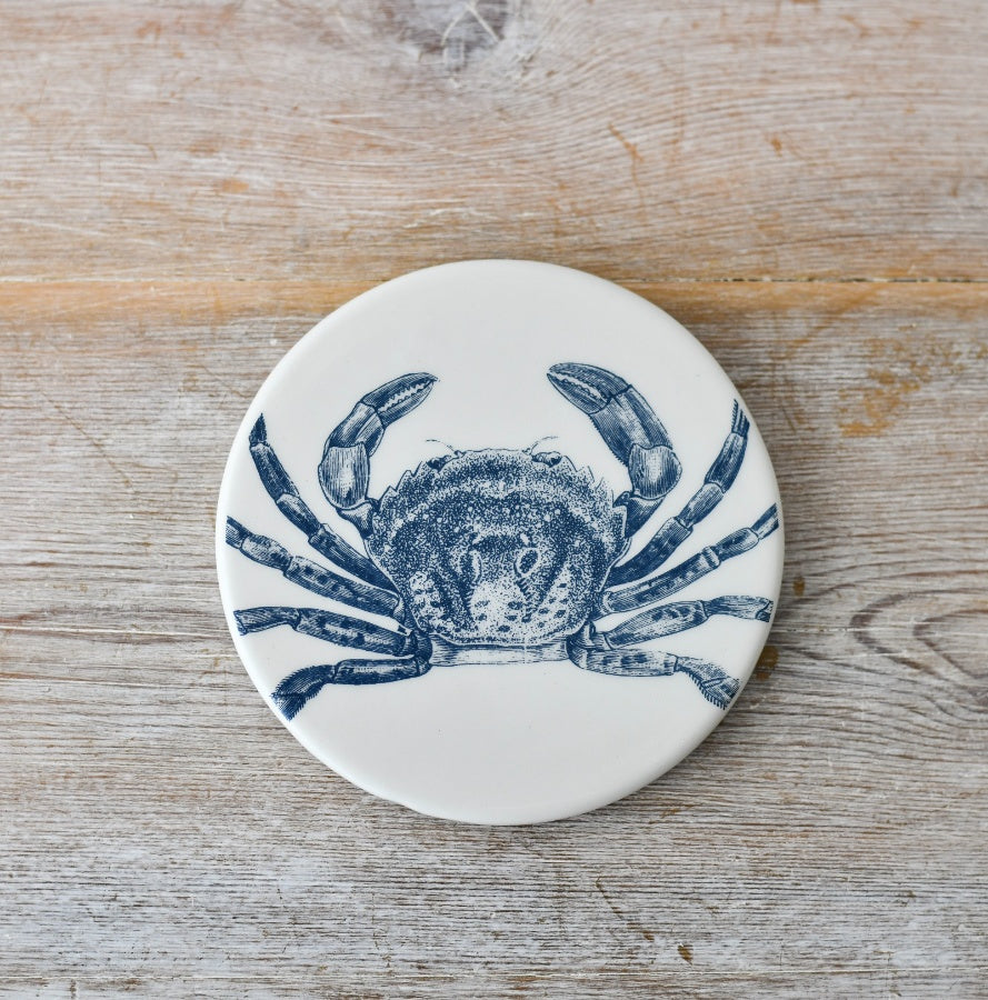 Crab Coaster 10cm – Nautical Coastal Ceramic Drink Coaster – Blue and White Beach House Tableware – Decorative Ocean Theme Mug Mat