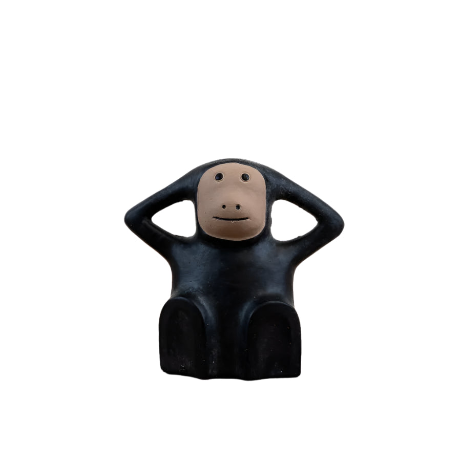 Sitting Monkey Ornament 14.5cm – Neutral Resin Animal Figurine for Shelf, Desk or Sideboard – Playful Decorative Sculpture for Boho, Rustic or Eclectic Interiors – Gift for Wildlife Lovers