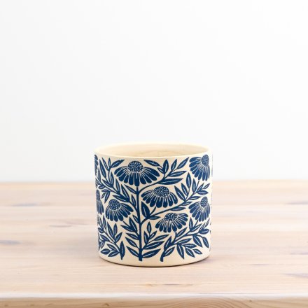 Small Flower Design Ceramic Planter 13.5cm – Embossed Floral Indoor Plant Pot – Neutral Tone Decorative Pot for Succulents, Herbs, or Faux Plants – Vintage Boho Shelf or Desk Décor