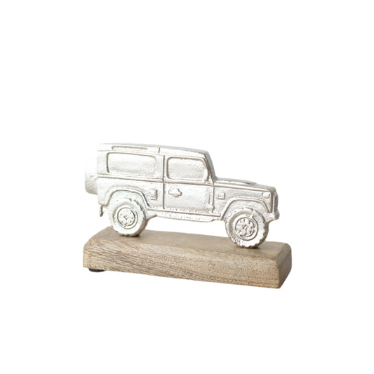 Jeep Ornament on Wooden Base – 15cm – Rustic Wooden Car Decor – Vintage Style Jeep Gift – Ideal for Travel Lovers, Man Caves, Kids’ Rooms & Display Shelves