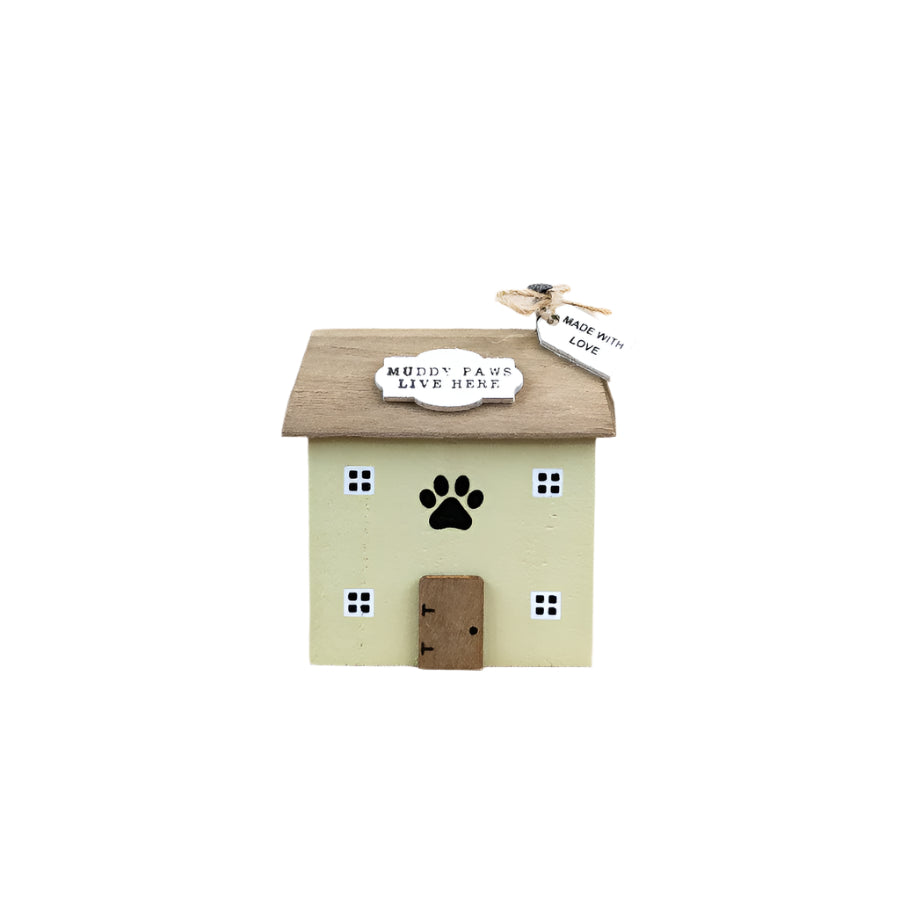 Muddy Paws Wooden House Decoration 9cm – Rustic Pet-Themed Ornament with Hand-Painted Details – Cute Wooden Sign for Dog Lovers & Animal-Themed Home Décor