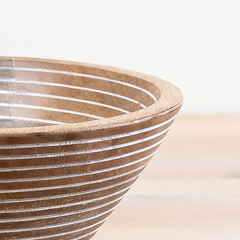 Lined White Washed Serving Bowl – 23cm Mango Wood Bowl, Rustic Tableware & Home Décor