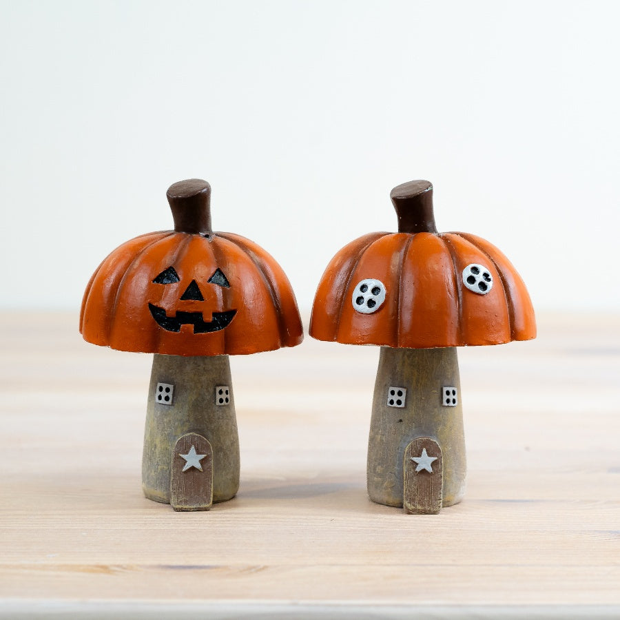 Pumpkin Roof House Spooky Ornament – 11cm Autumn Decoration, Rustic Seasonal Home Décor