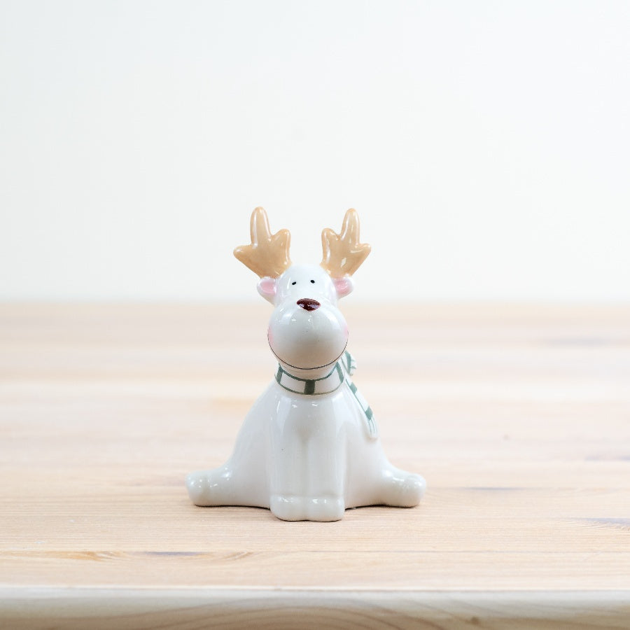 Sitting Reindeer, 8.9cm