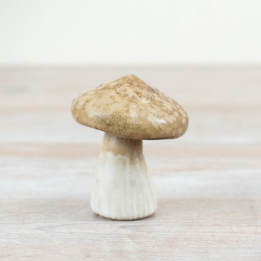 Mushroom in Natural Stoneware 6.8cm 