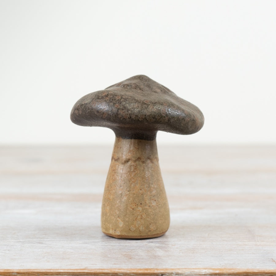 10cm Rustic Darker Tone Stoneware Mushroom Decoration – Nature Inspired Ornament, Woodland Home Decor