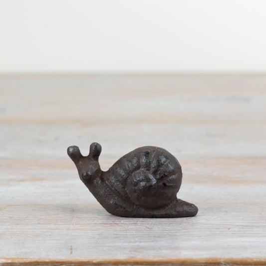 Metal Snail Ornament 8.3cm – Decorative Animal Accent, Elegant Interior Decor for Shelf, Desk or Table Styling
