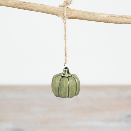 Hanging Green Pumpkin – 4cm Rustic Halloween Decoration, Festive Autumn Ornament