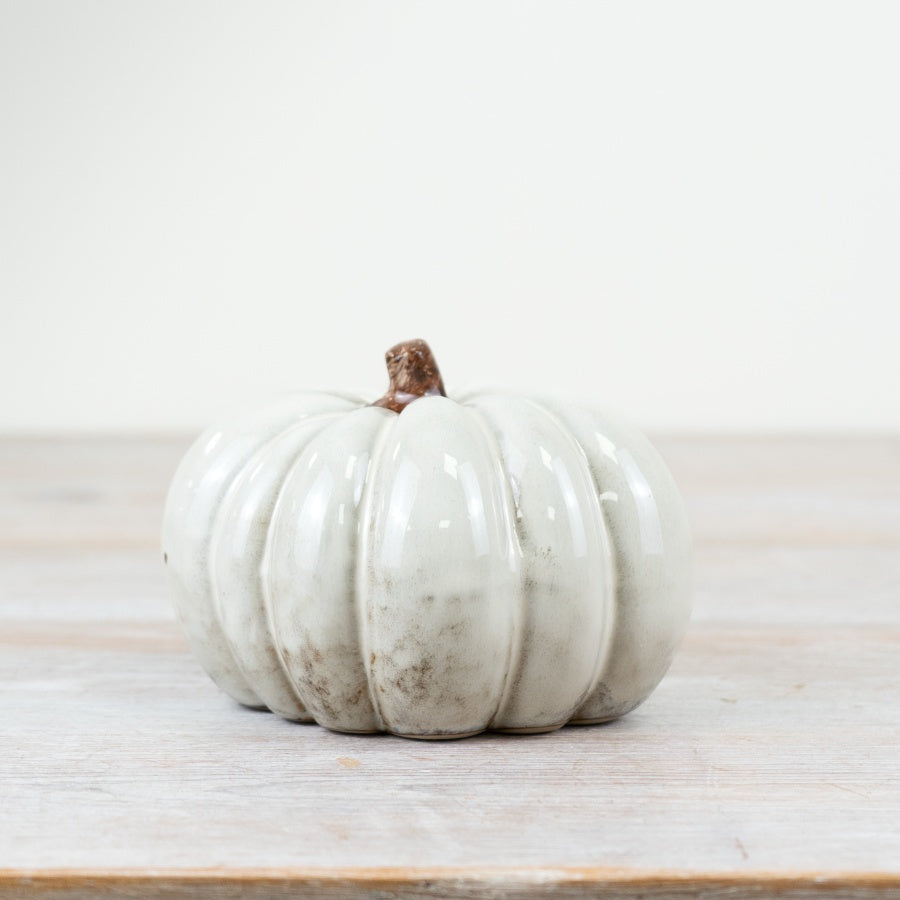 13cm Pumpkin Decoration – Porcelain Autumn Ornament, Elegant Fall Décor