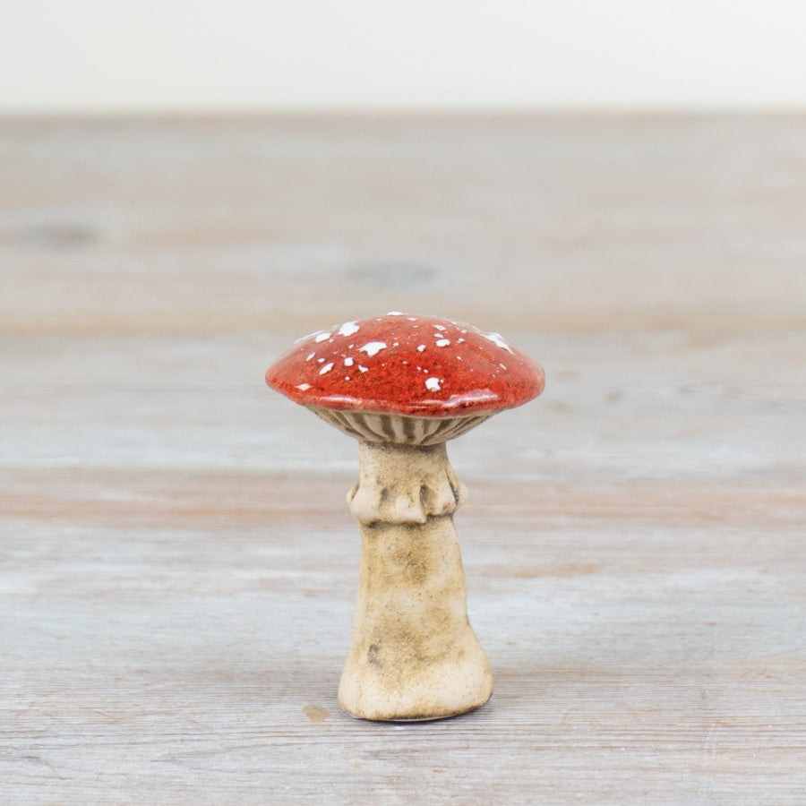 Woodland Red & White Mushroom Ornament – 8.1cm Rustic Standing Fairy Garden Décor