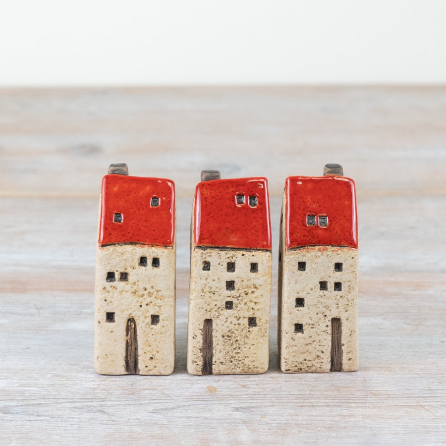 Rustic Red House Ornament 3/a