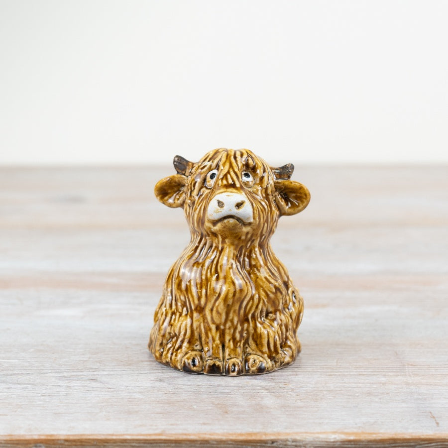 Highland Cow Ornament – 9cm Hand-Finished Rustic Animal Figurine, Charming Home Décor